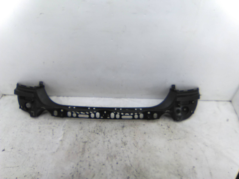 Guia / Encaixe Parachoques Trás Meio BMW 5 (F10) | 09 - 16 Imagem-1