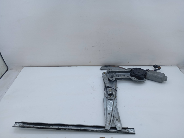 Elevador Completo Frente Direito Elétrico Simples NISSAN - ID S_13789783