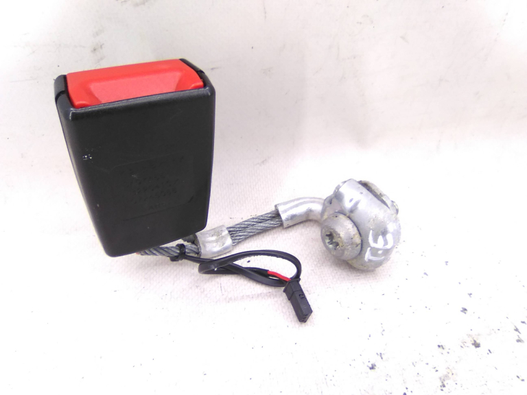 Encaixe Cinto Trás Esquerdo BMW - ID S_21052667