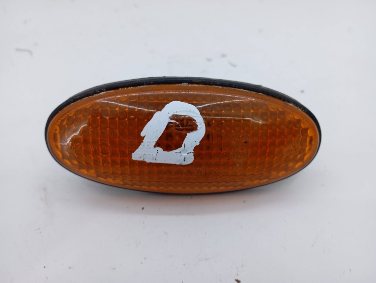 Pisca Lateral Guarda-lama Direito NISSAN - ID S_13790368
