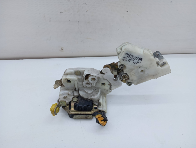 Fechadura Porta Frente Direita NISSAN - ID S_13789856