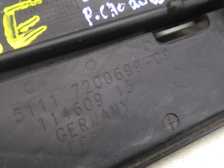 Grelha Parachoques Frente Esquerdo BMW 5 (F10) | 09 - 16 Imagem-2