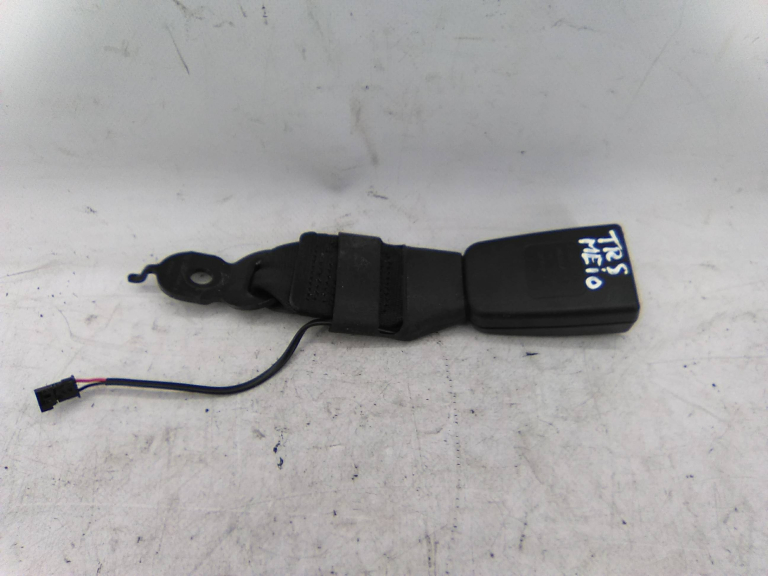 Encaixe Cinto Trás Meio BMW - ID S_16735311