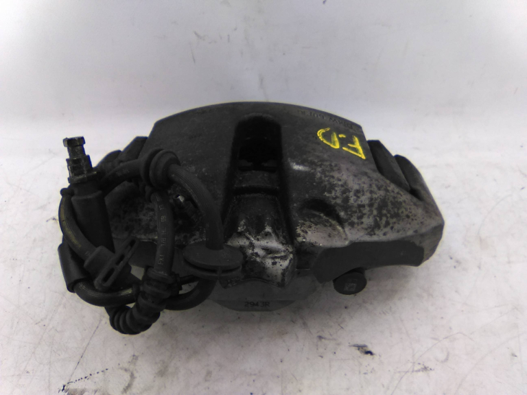 Bomba Travão Frente Direita BMW 5 Touring (F11) | 09 - 17 Imagem-2