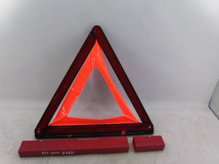 Triângulo Sinalização BMW 5 Touring (F11) | 09 - 17 Imagem-1