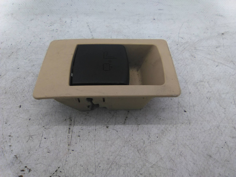 Puxador Banco Trás BMW - ID S_16735327