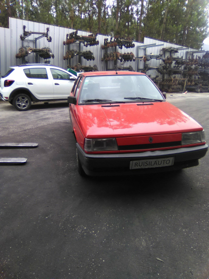 11  RENAULT - ID V_V2476