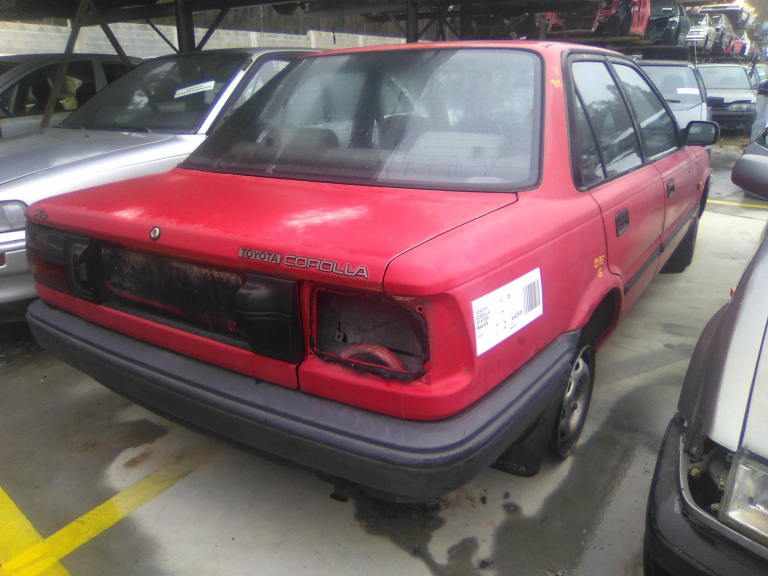 COROLLA Compact  TOYOTA - ID V_V103