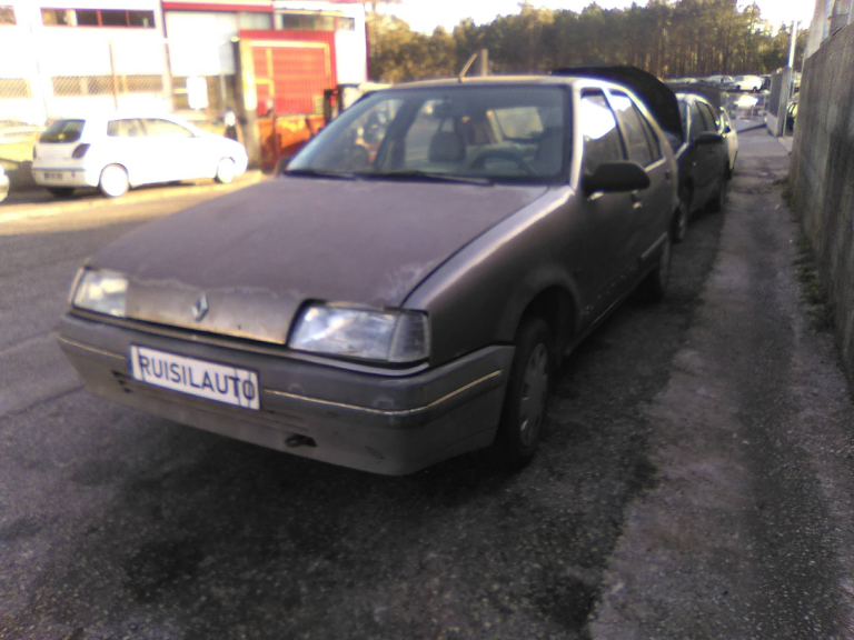 19 I  RENAULT - ID V_V6952