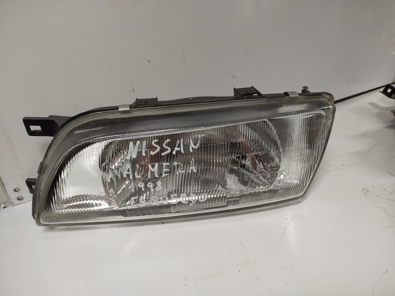 Farol/ Otica Dianteiro ESQ NISSAN ALMERA I Hatchback  de 1995 a 2001