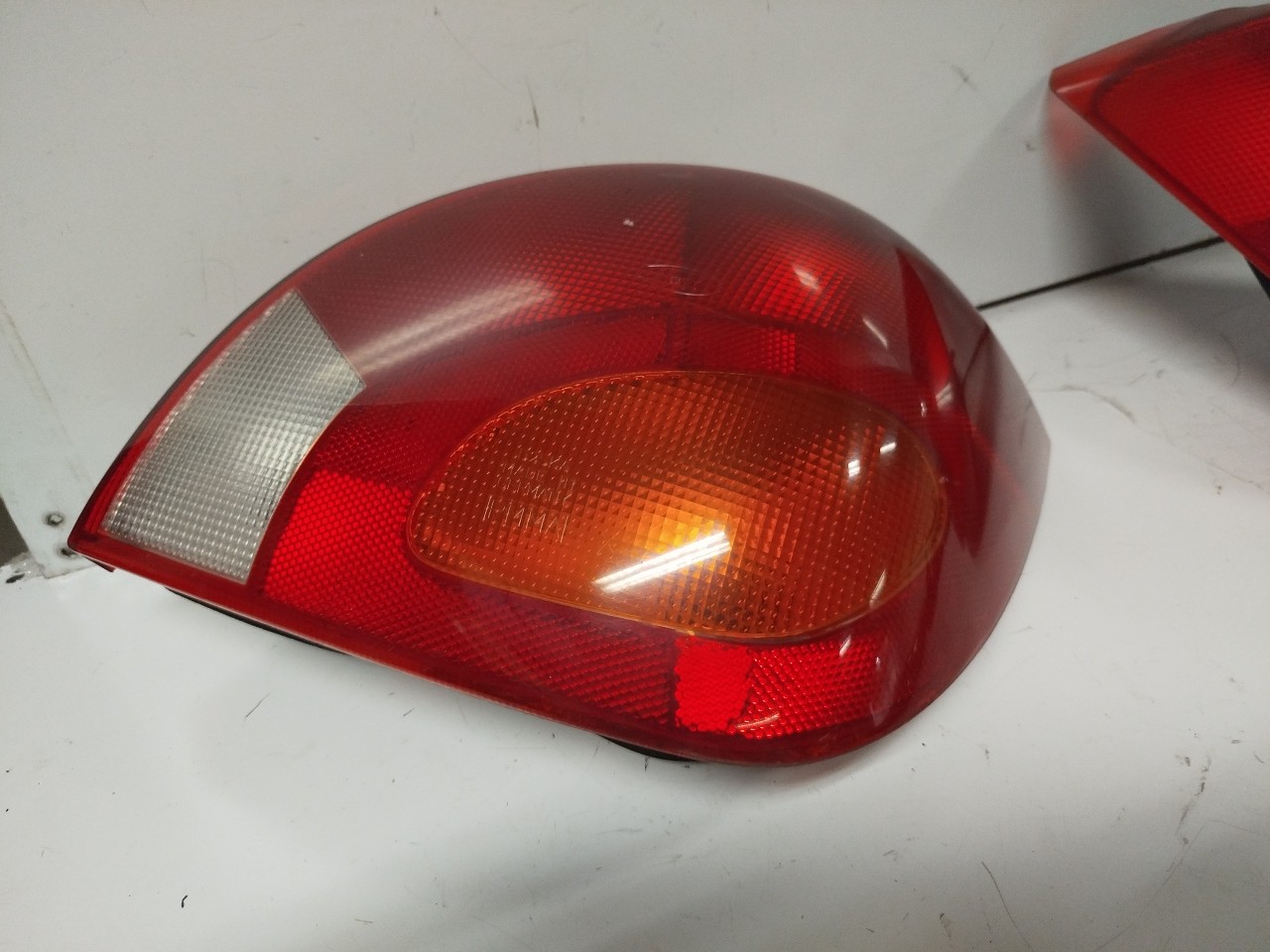 Farolim Stop Esq FORD FIESTA V  de 2001 a 2014