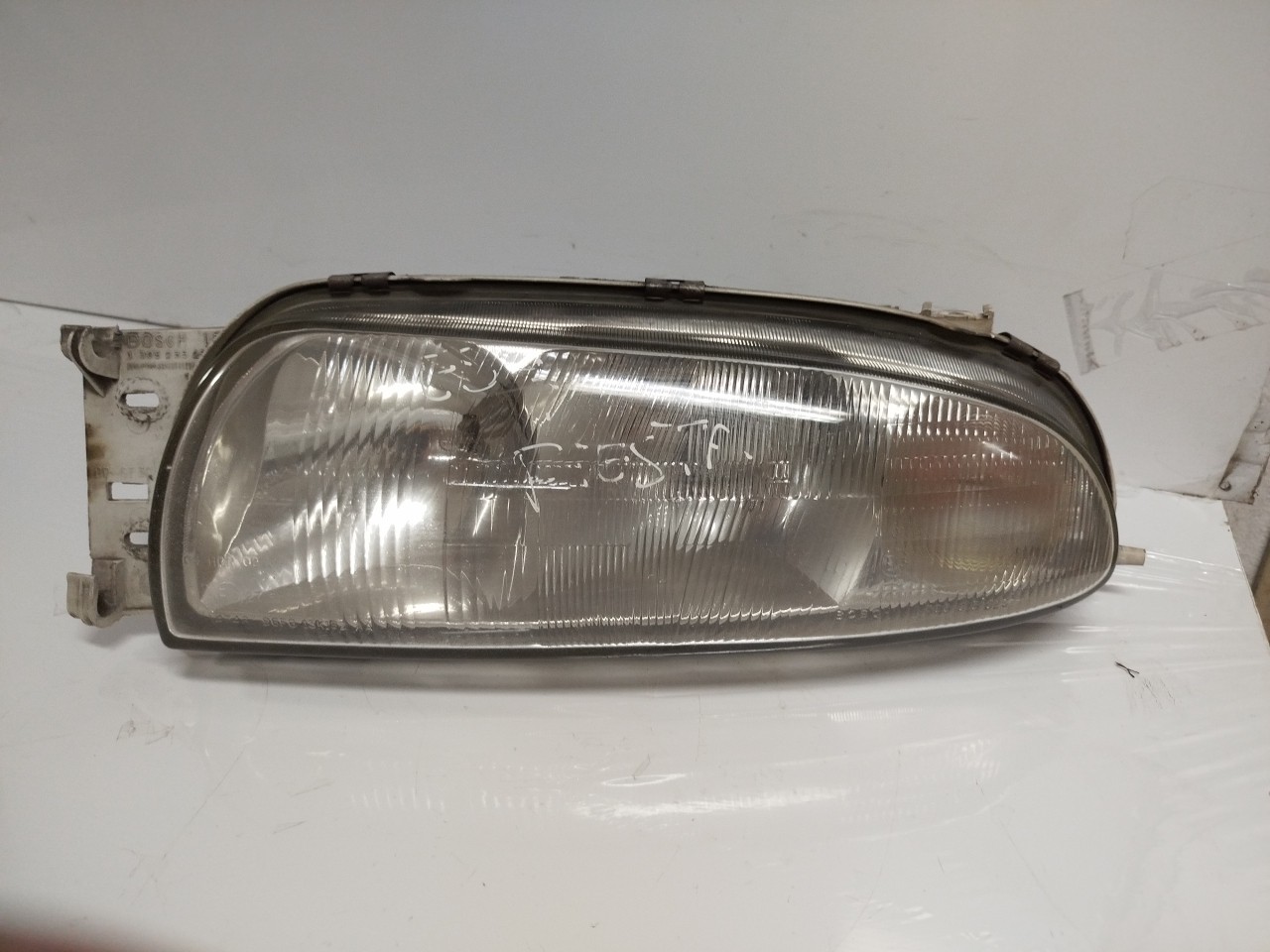 Farol/ Otica Dianteiro ESQ FORD FIESTA IV  de 1995 a 2002