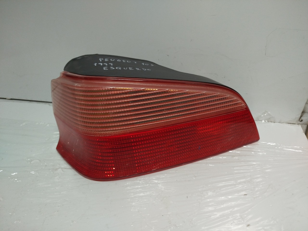 Farolim Stop Esq PEUGEOT 106 II  de 1996 a 2005