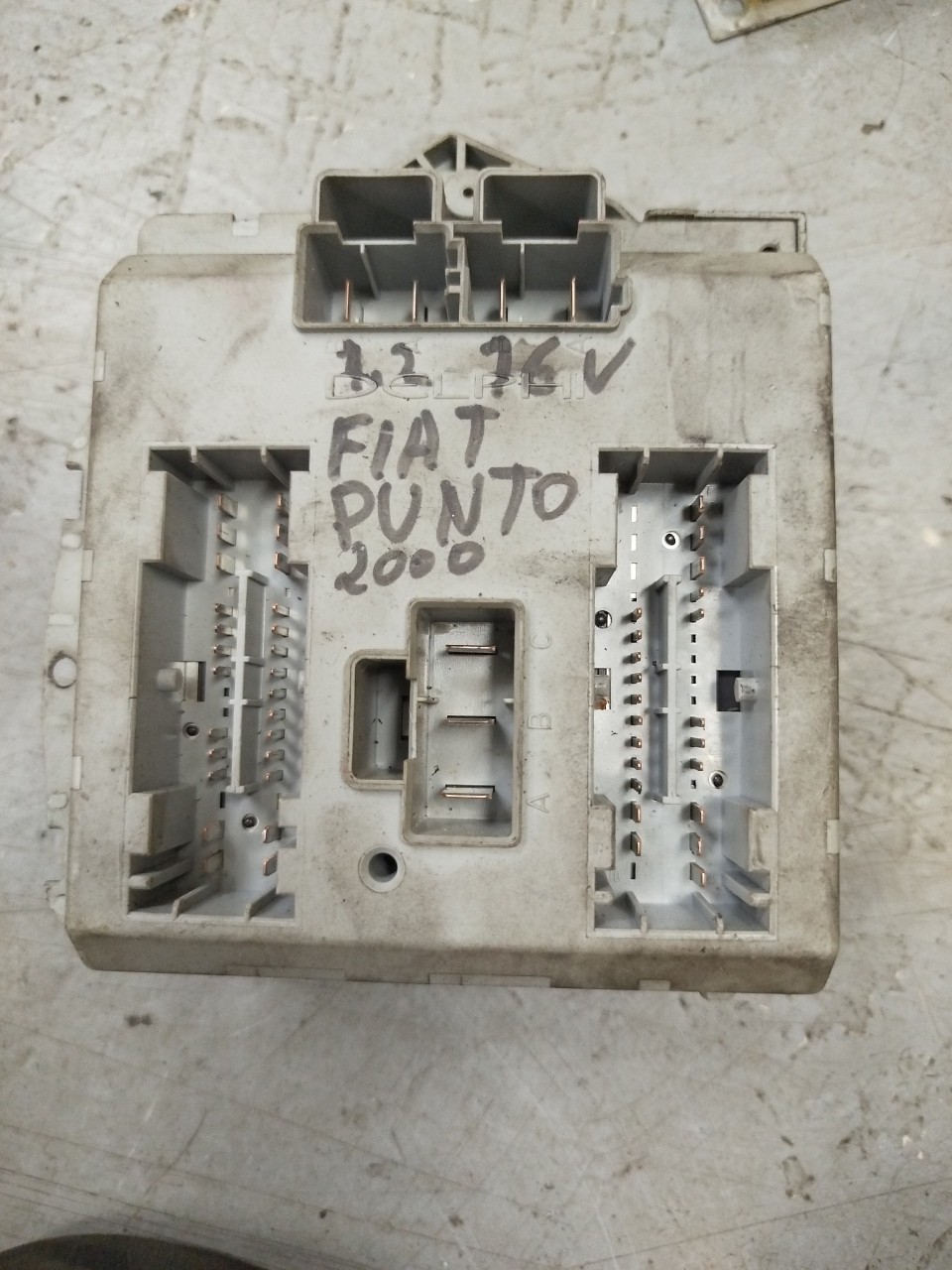 Caixa dos Fusíveis FIAT PUNTO  de 1993 a 1999