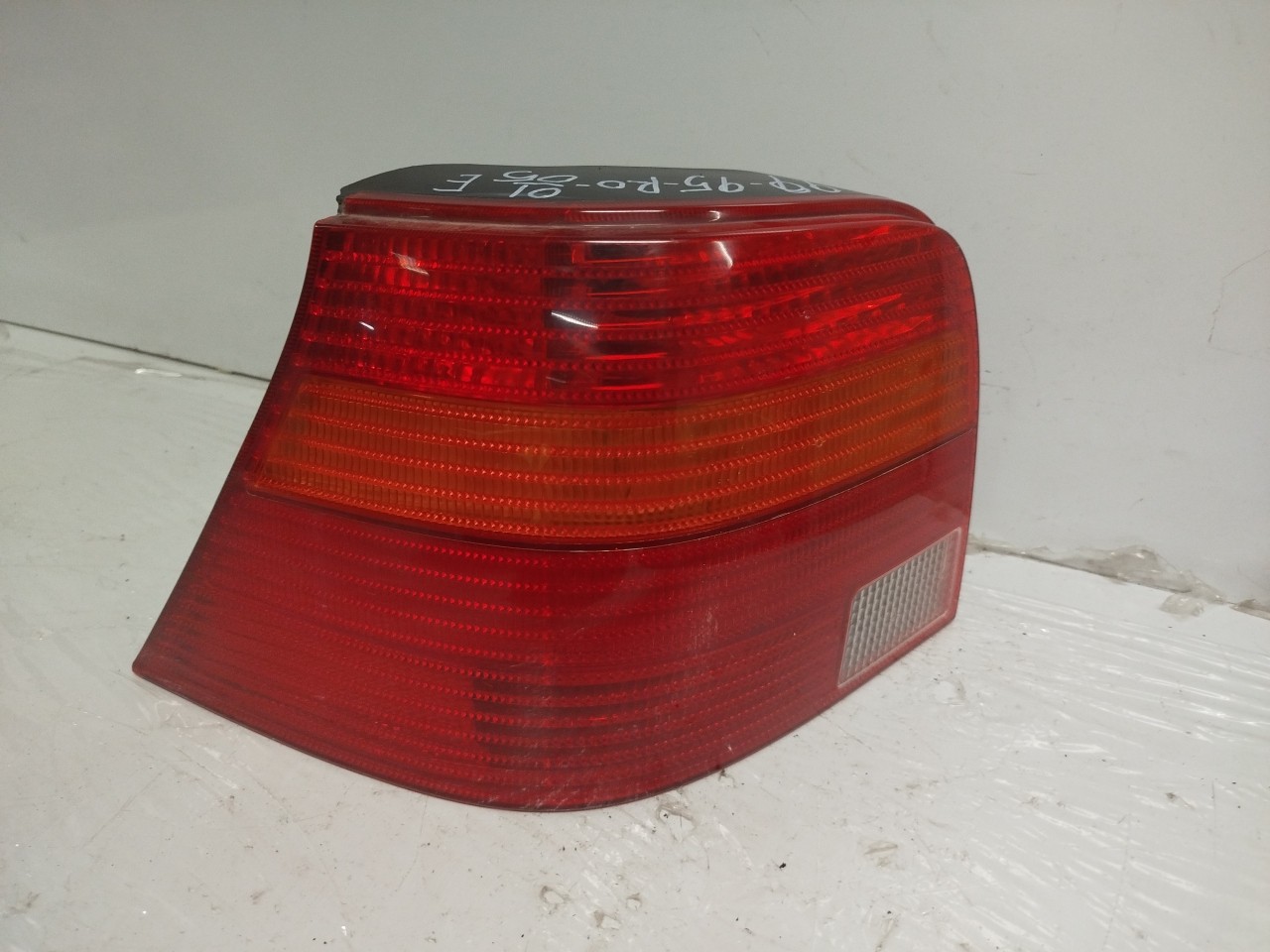Farolim Stop Esq VOLKSWAGEN GOLF IV  de 1997 a 2007