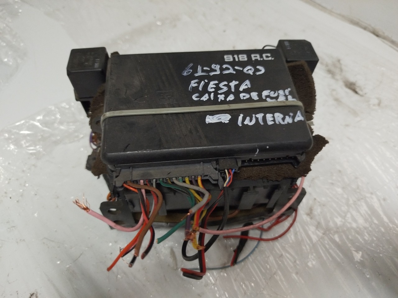 Caixa dos Fusíveis FORD FIESTA IV  de 1995 a 2002