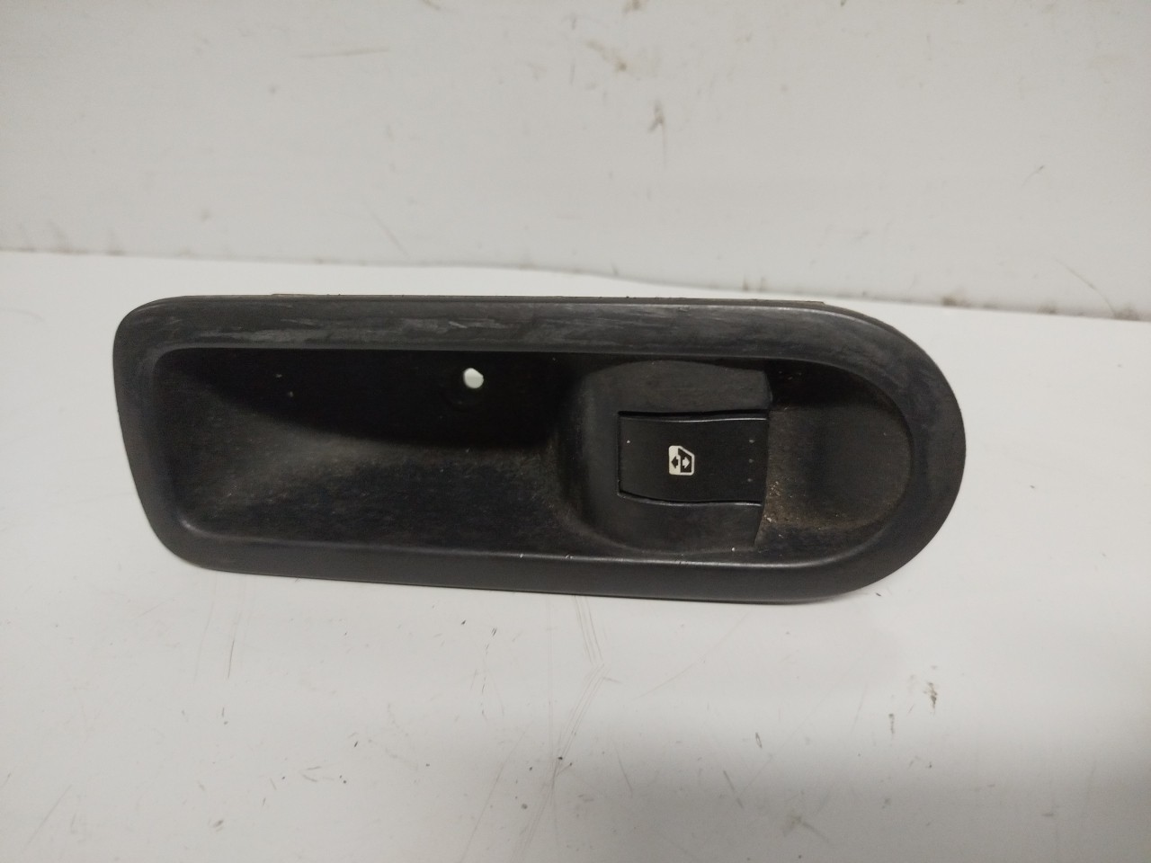Botão vidro de tras esq RENAULT MEGANE II  de 2001 a 2012
