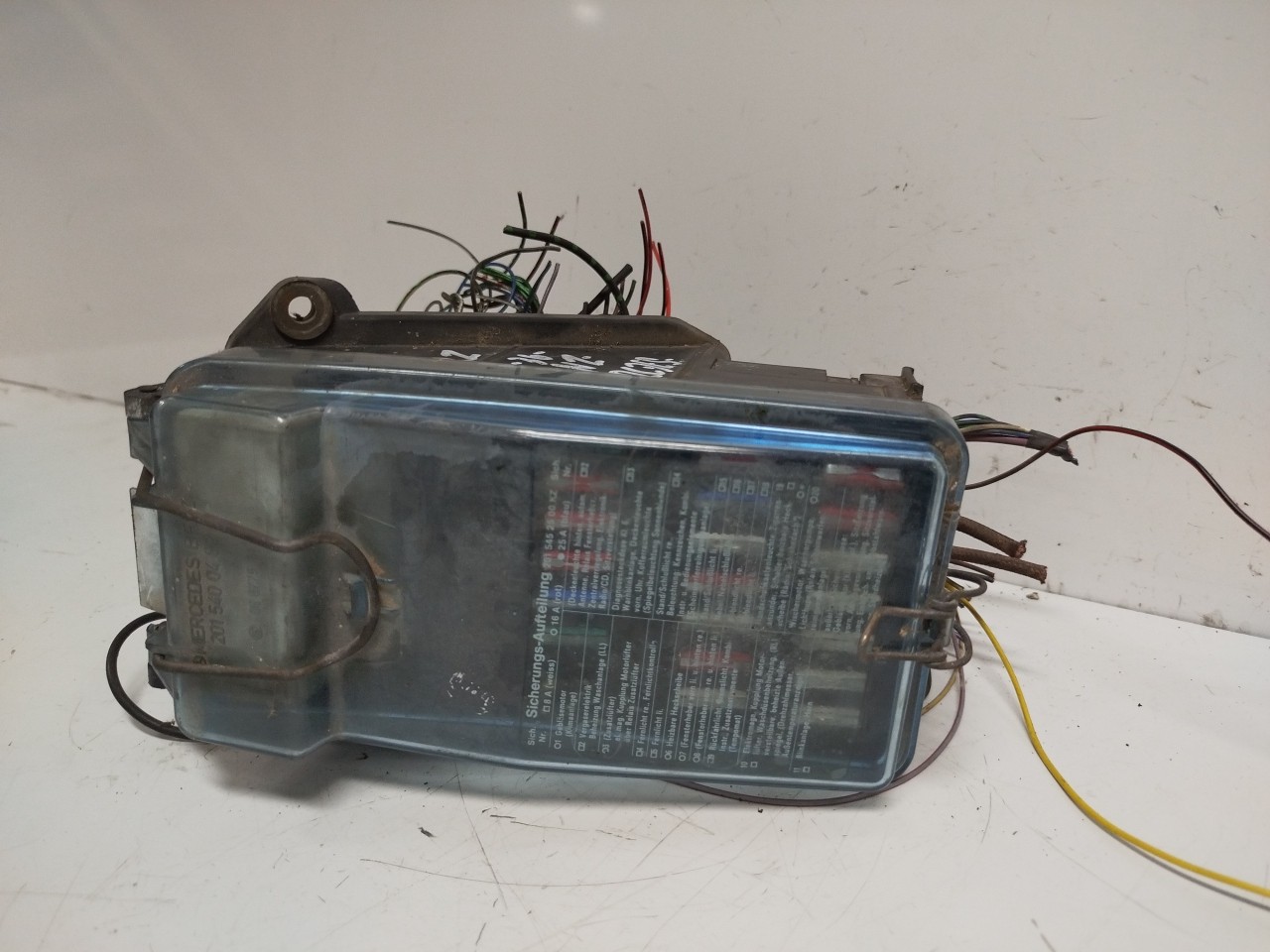 Caixa dos Fusíveis MERCEDES-BENZ 190  de 1982 a 1993