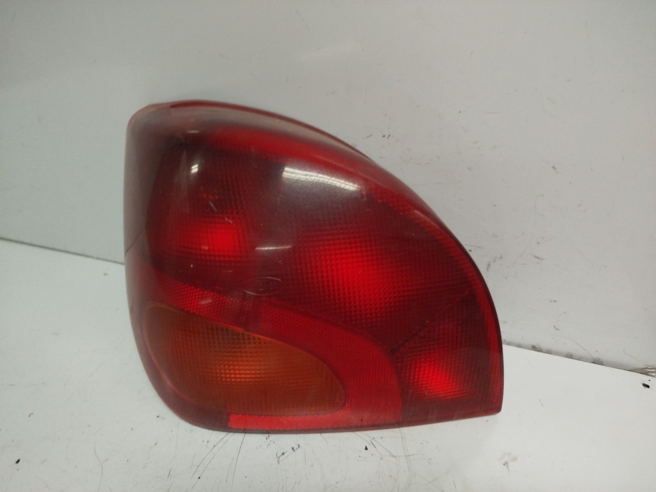 Farolim Stop Esq FORD FIESTA IV  de 1995 a 2002