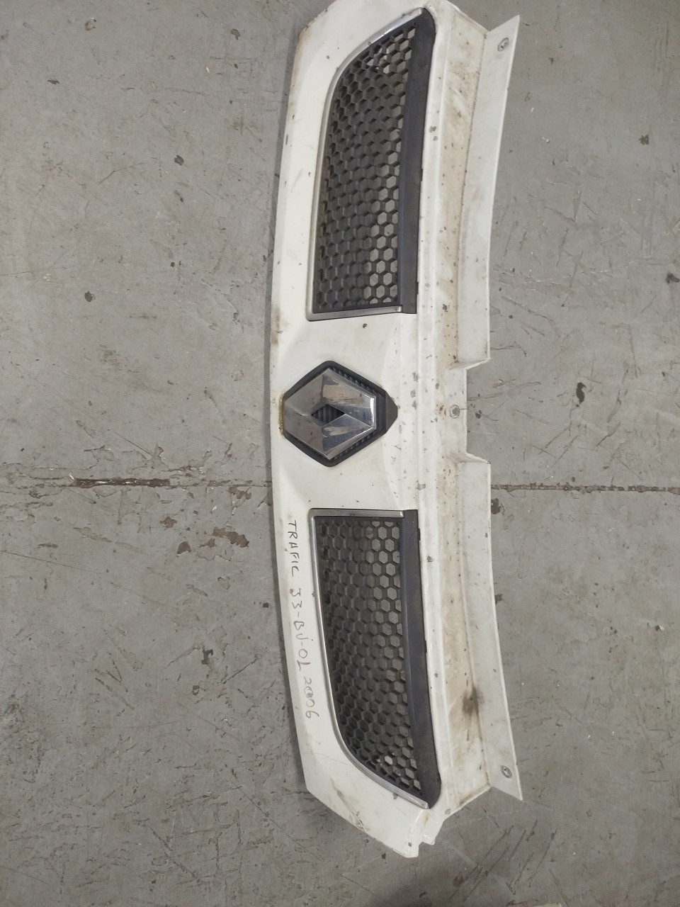 Grelha da Frente RENAULT TRAFIC II Caixa  de 2001 a 0