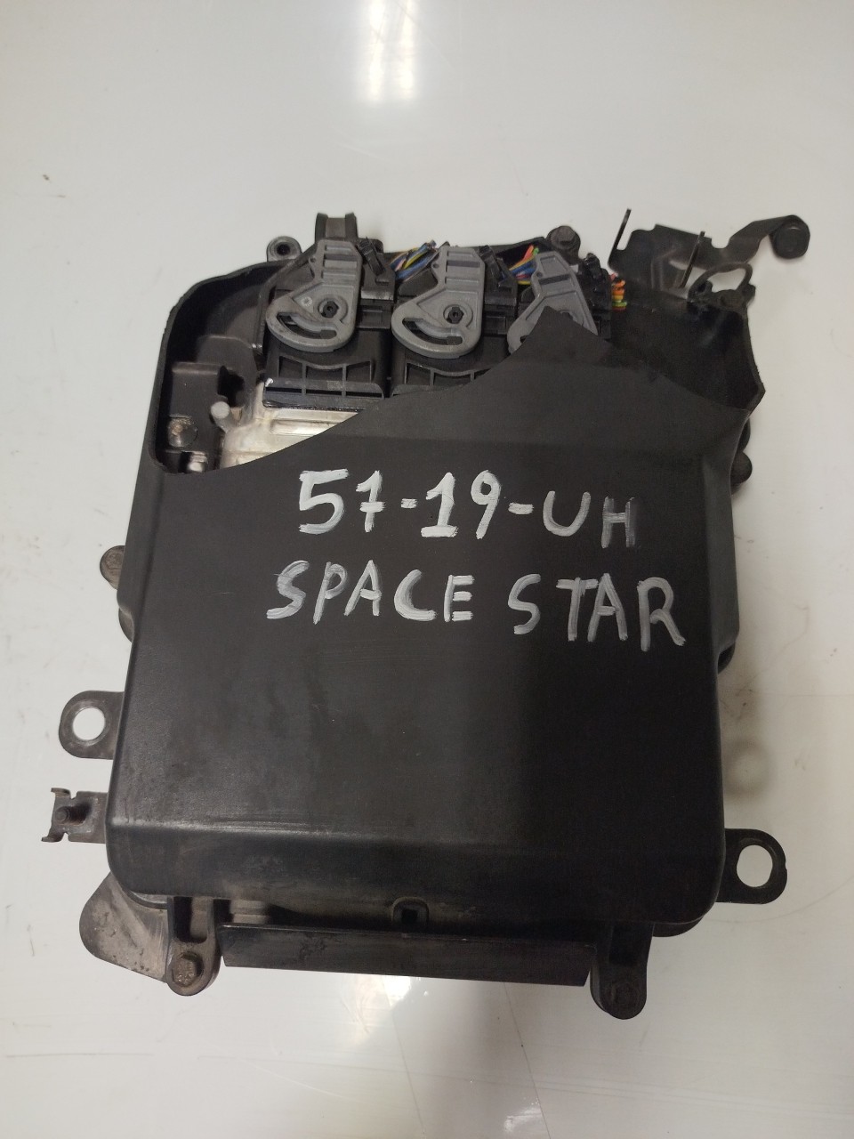 Centralina do Motor MITSUBISHI SPACE STAR Veículo multiuso  de 1998 a 2004