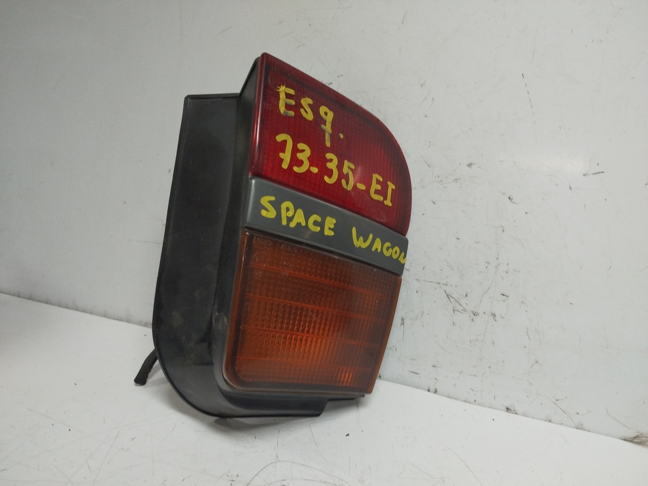 Farolim Stop Esq MITSUBISHI SPACE WAGON  de 1991 a 2000