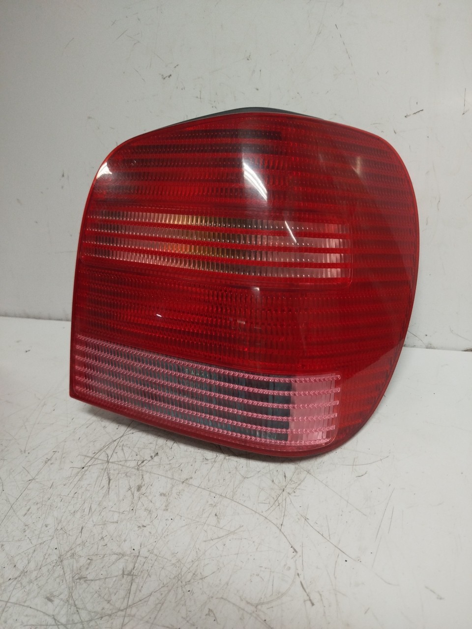 Farolim Stop Esq VOLKSWAGEN POLO  de 1999 a 2001