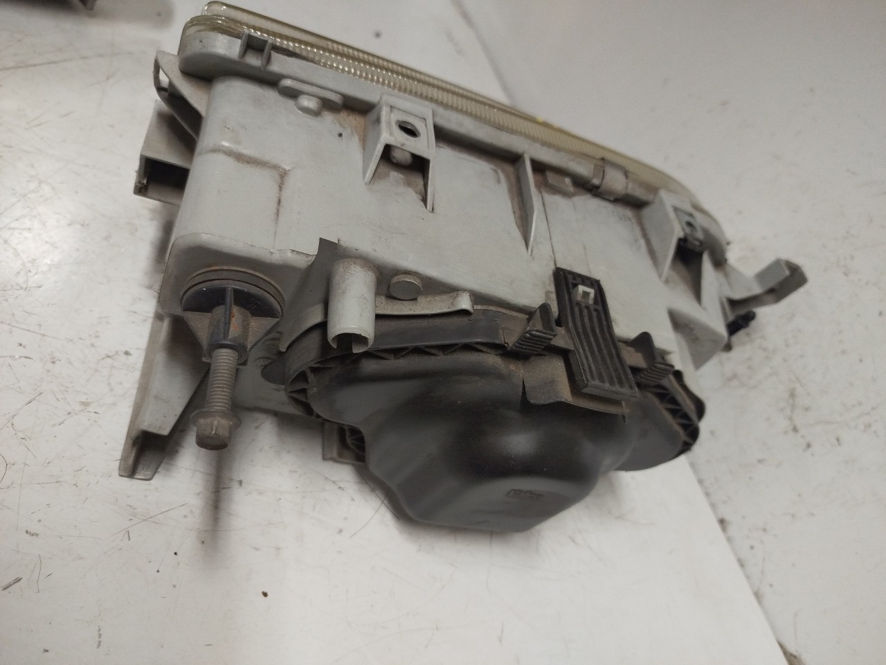 Farol/ Otica Dianteiro ESQ RENAULT 19 II  de 1991 a 2001