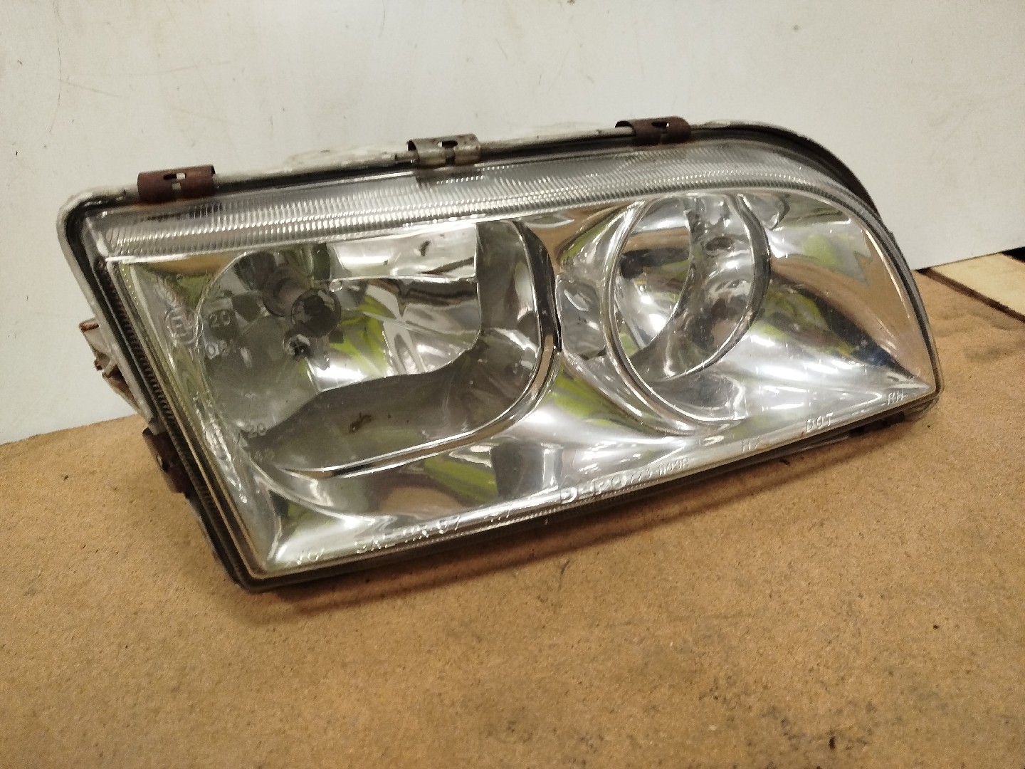 Farol/ Otica Dianteiro DTO VOLVO V40 Combi  de 1995 a 2004