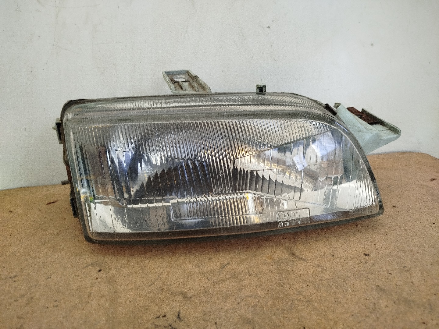 Farol/ Otica Dianteiro DTO FIAT PUNTO  de 1993 a 1999