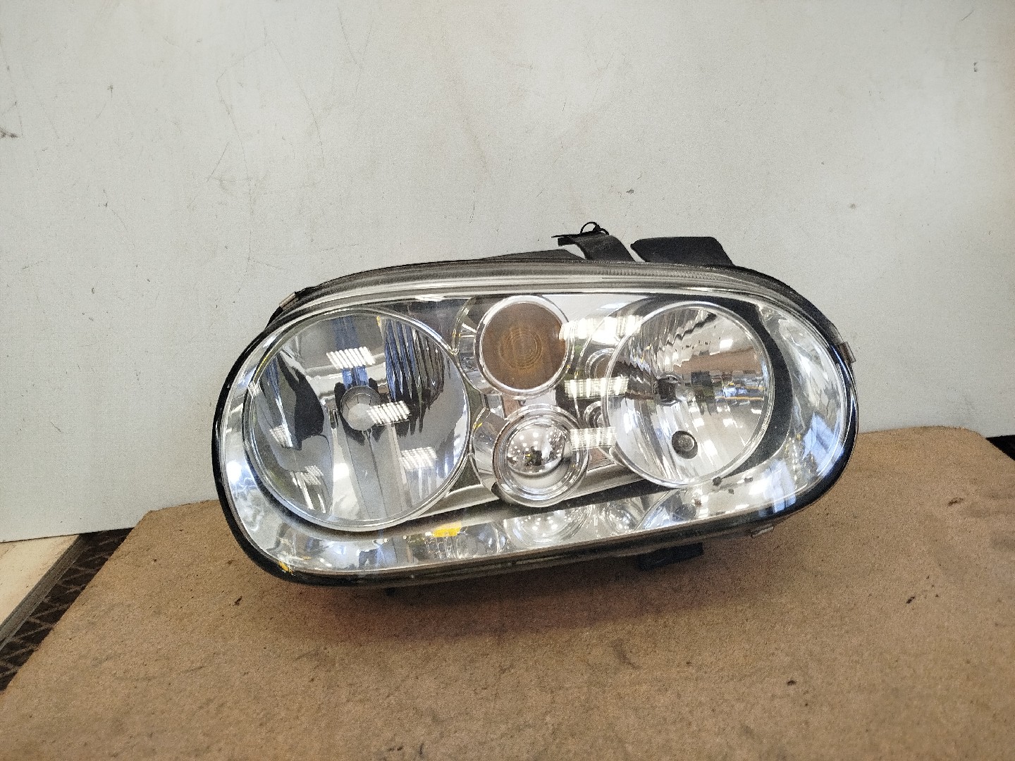 Farol/ Otica Dianteiro DTO VOLKSWAGEN GOLF IV Variant  de 1999 a 2006