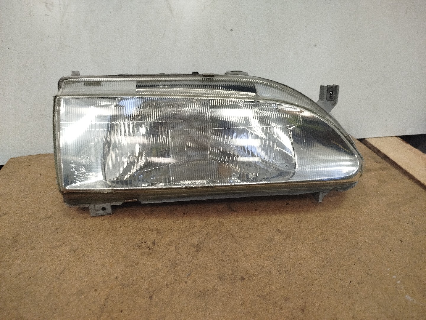 Farol/ Otica Dianteiro DTO RENAULT 19 II  de 1991 a 2001