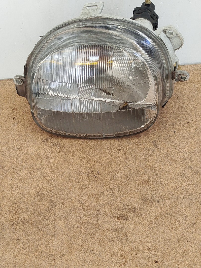 Farol/ Otica Dianteiro DTO RENAULT TWINGO I  de 1993 a 2012