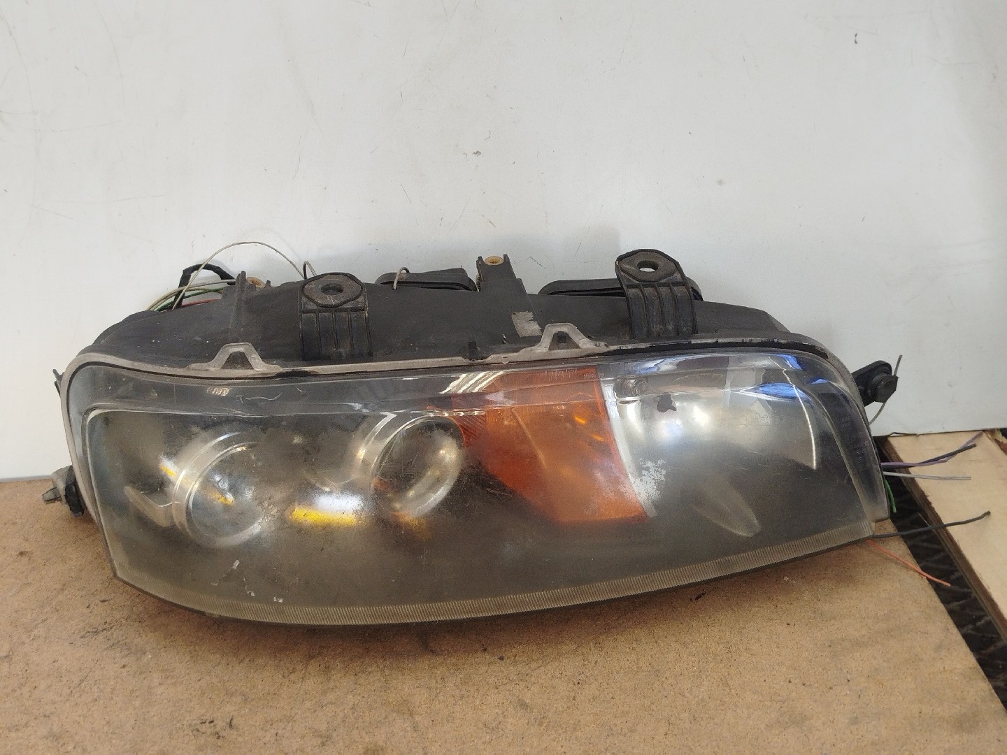 Farol/ Otica Dianteiro DTO FIAT PUNTO  de 1999 a 2012