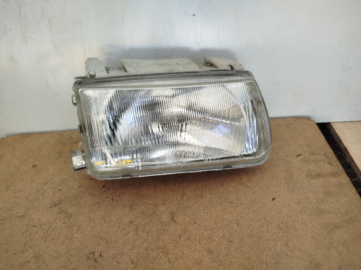 Farol/ Otica Dianteiro DTO VOLKSWAGEN POLO  de 1994 a 1999