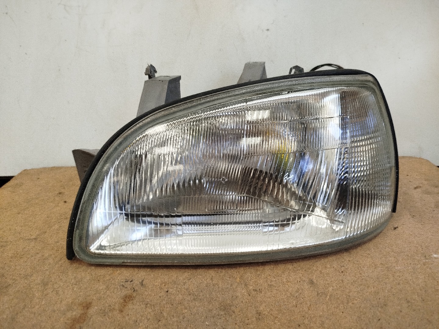 Farol/ Otica Dianteiro ESQ RENAULT CLIO I  de 1990 a 1998