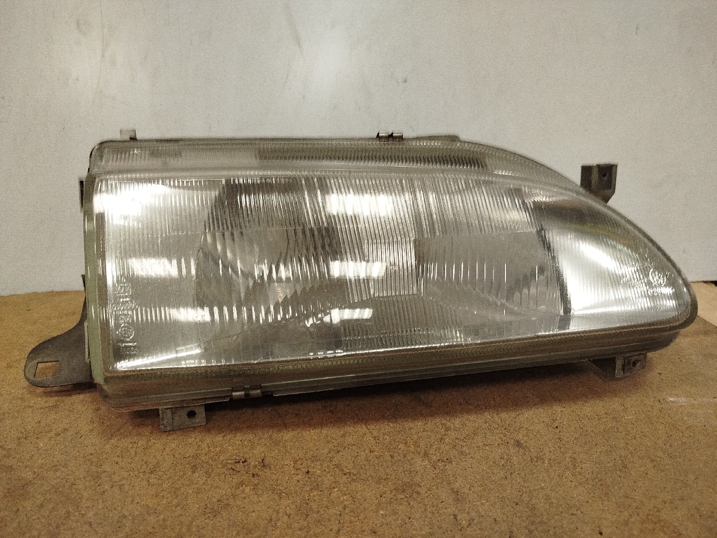 Farol/ Otica Dianteiro DTO RENAULT 19 II  de 1991 a 2001