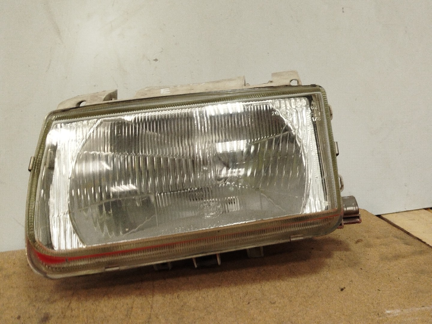 Farol/ Otica Dianteiro ESQ VOLKSWAGEN POLO  de 1994 a 1999