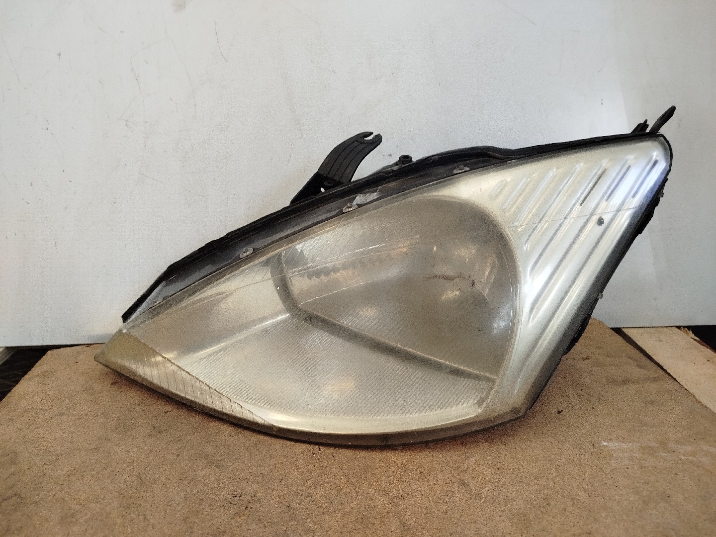 Farol/ Otica Dianteiro ESQ FORD FOCUS Caixa/Combi  de 1998 a 2005