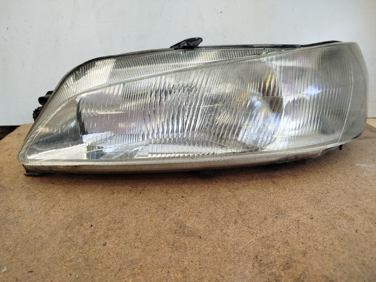 Farol/ Otica Dianteiro ESQ PEUGEOT 306 Break  de 1994 a 2002