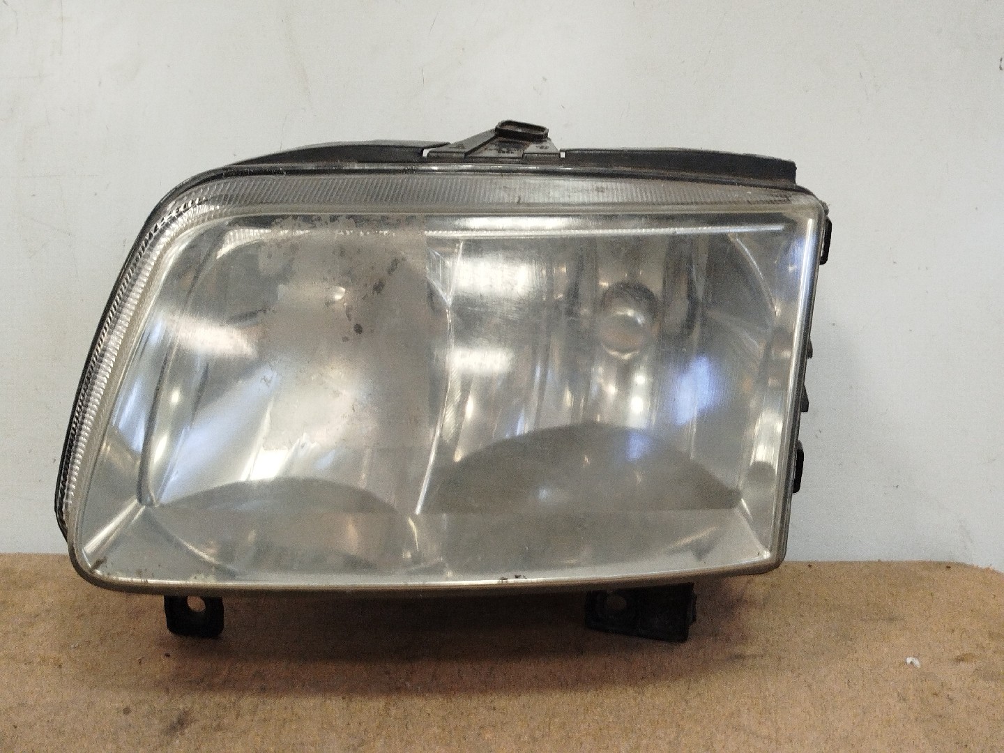 Farol/ Otica Dianteiro ESQ VOLKSWAGEN POLO  de 1999 a 2001