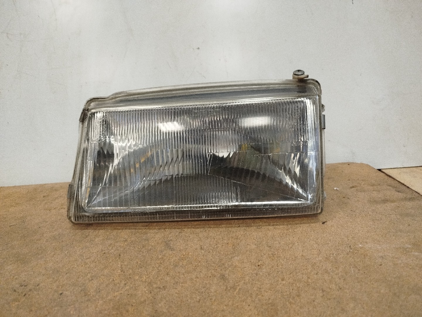 Farol/ Otica Dianteiro ESQ FIAT UNO  de 1983 a 2006