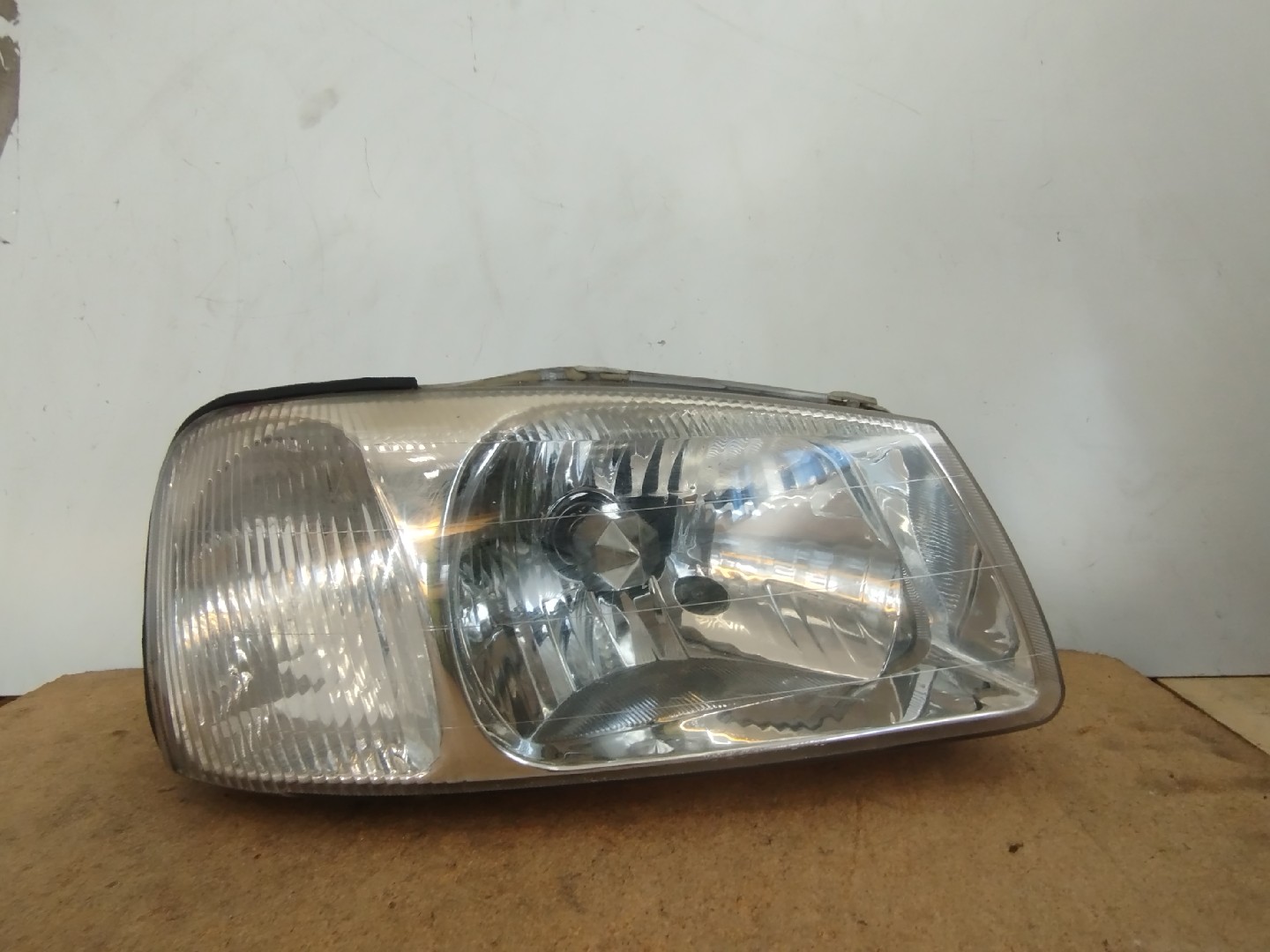 Farol/ Otica Dianteiro DTO HYUNDAI ACCENT II  de 1999 a 2006