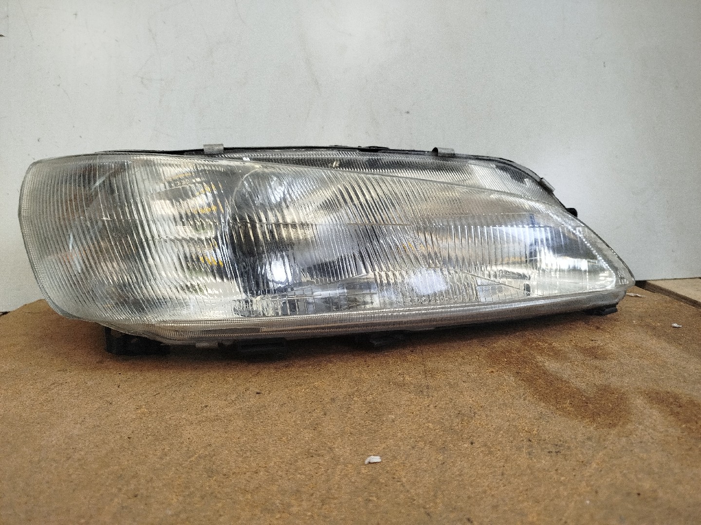 Farol/ Otica Dianteiro DTO PEUGEOT 306  de 1993 a 2003