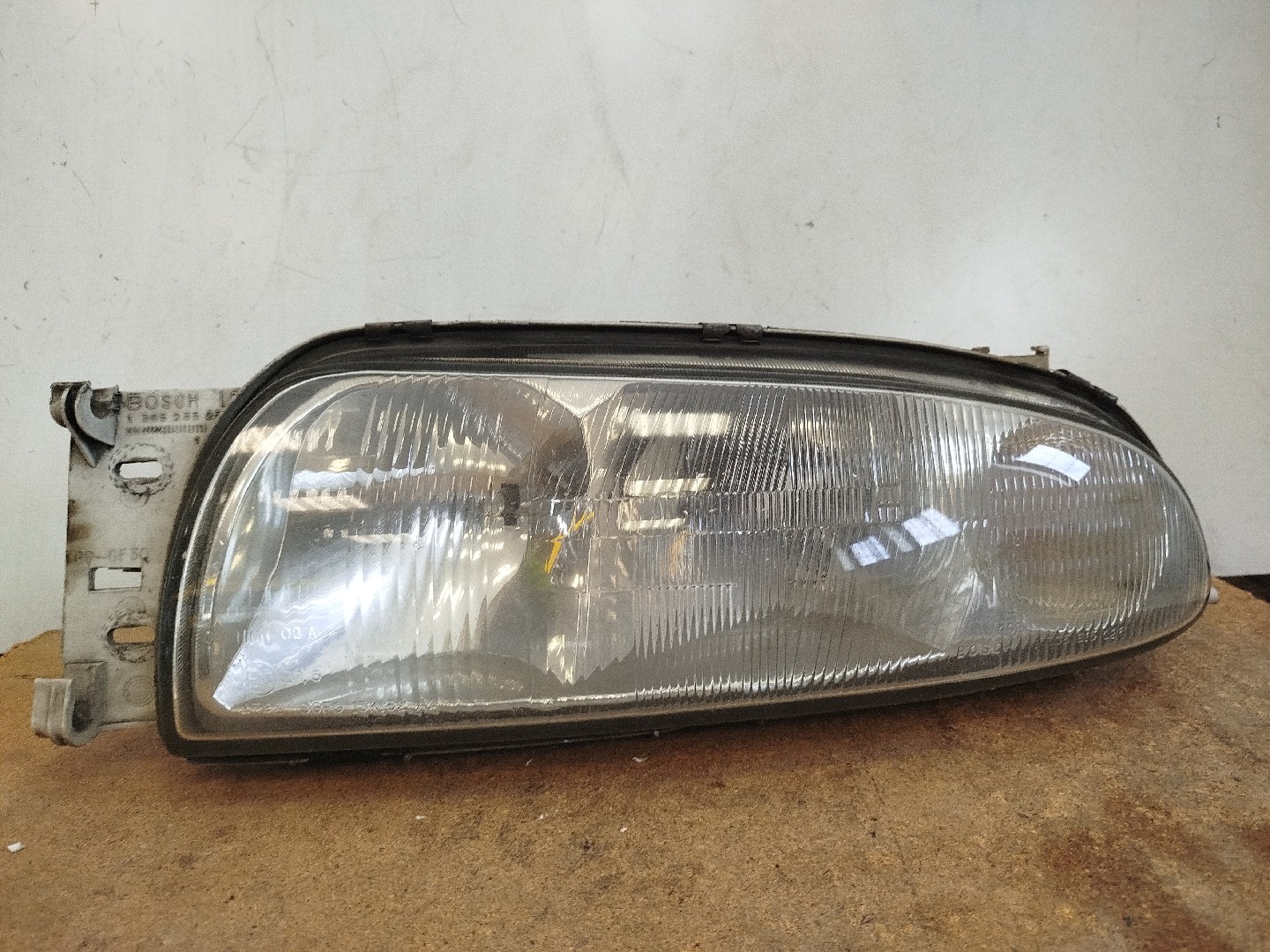 Farol/ Otica Dianteiro ESQ FORD FIESTA IV  de 1995 a 2002