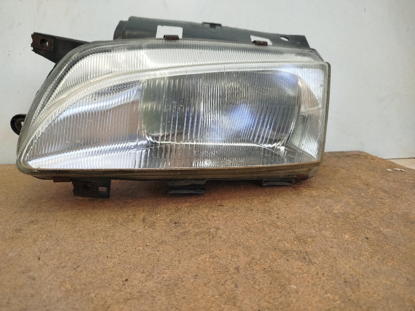 Farol/ Otica Dianteiro ESQ PEUGEOT PARTNER Tepee  de 2008 a 0