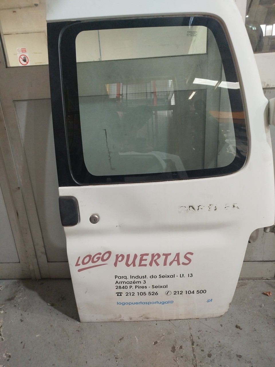 Porta Tras DTO  PEUGEOT PARTNER Caixa  de 1996 a 0