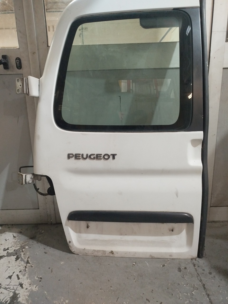 Porta Tras ESQ PEUGEOT PARTNER Caixa  de 1996 a 0