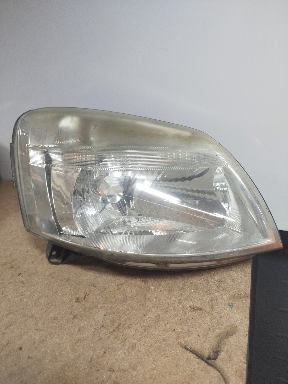 Farol/ Otica Dianteiro DTO PEUGEOT PARTNER Caixa  de 1996 a 0
