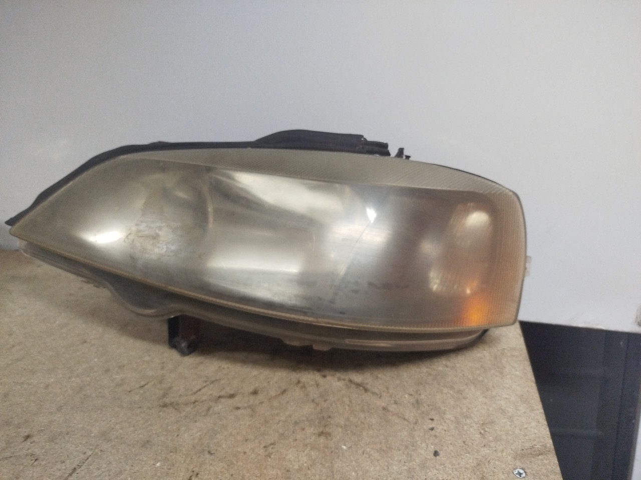 Farol/ Otica Dianteiro ESQ OPEL ASTRA G Hatchback  de 1998 a 2009